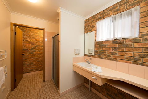 Hume Country Motor Inn - Accommodation in Surfers Paradise 28