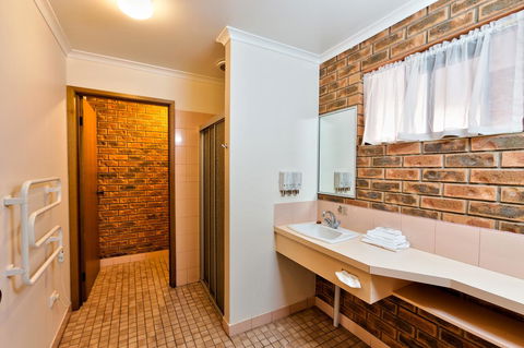 Hume Country Motor Inn - Accommodation in Surfers Paradise 35