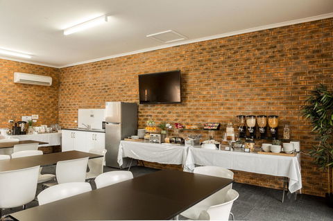 Hume Country Motor Inn - Accommodation in Surfers Paradise 1