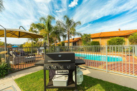 Hume Country Motor Inn - Accommodation in Surfers Paradise 2