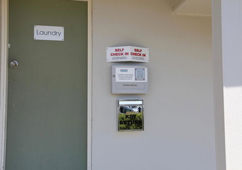 Tumut Apartments - Accommodation in Surfers Paradise 1