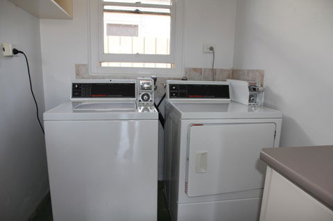 Tumut Apartments - Accommodation in Surfers Paradise 21