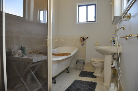 Caledonia Cottage - Accommodation in Surfers Paradise 23