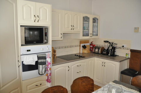 Caledonia Cottage - Accommodation in Surfers Paradise 14