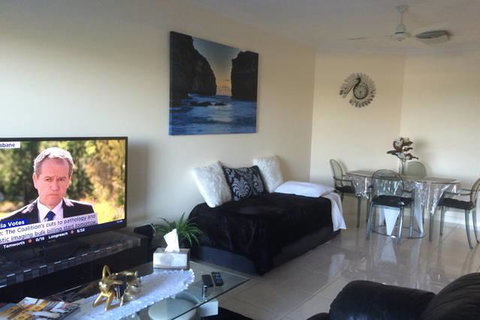 Nomikis\'On The Avenue - Accommodation in Surfers Paradise 18