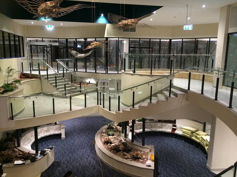 Nomikis\'On The Avenue - Accommodation in Surfers Paradise 11