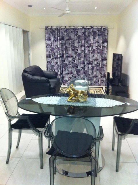 Nomikis\'On The Avenue - Accommodation in Surfers Paradise 20