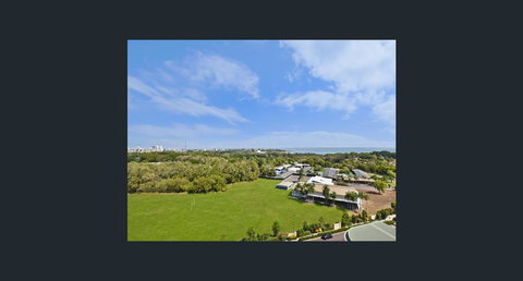 Nomikis\'On The Avenue - Accommodation in Surfers Paradise 0