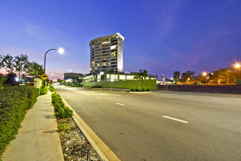 Nomikis\'On The Avenue - Accommodation in Surfers Paradise 10