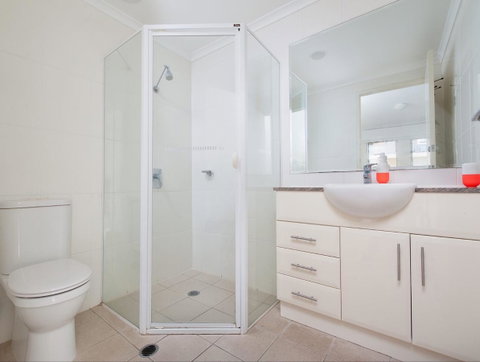 Seaspray Villa 5 - Accommodation in Surfers Paradise 5