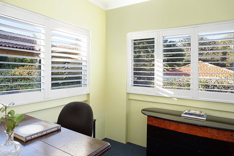 Art Deco Apartment With Breathtaking Water Views - Accommodation in Surfers Paradise 8