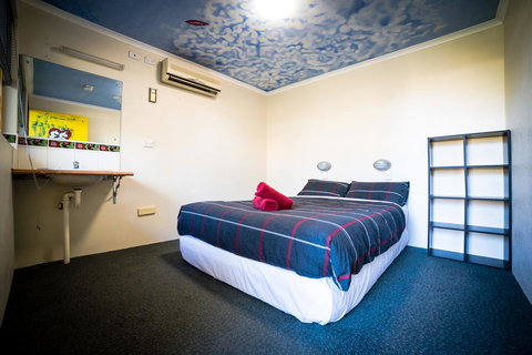 Jump Inn Alice Budget Accommodation - Accommodation in Surfers Paradise 9