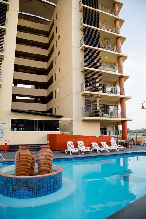 Cullen Bay Resorts - Accommodation in Surfers Paradise 9
