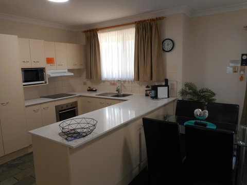 Beaches Serviced Apartments - Accommodation in Surfers Paradise 26