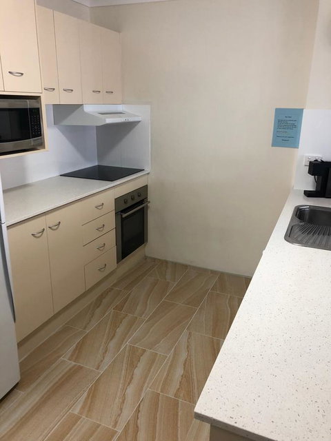 Beaches Serviced Apartments - Accommodation in Surfers Paradise 11