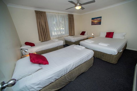 Beaches Serviced Apartments - Accommodation in Surfers Paradise 0