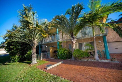 Beaches Serviced Apartments - Accommodation in Surfers Paradise 1