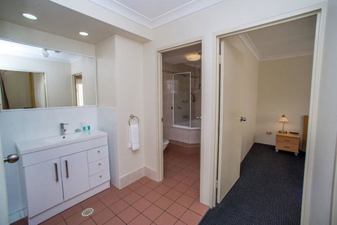Beaches Serviced Apartments - Accommodation in Surfers Paradise 18