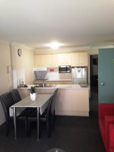 Beaches Serviced Apartments - Accommodation in Surfers Paradise 37