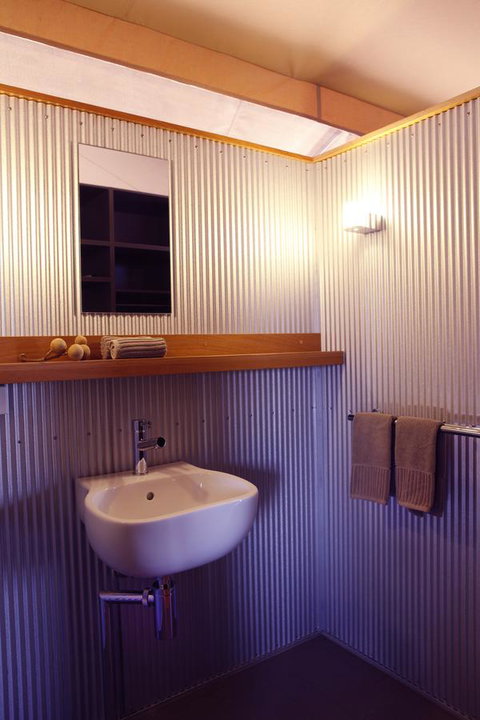 Wildman Wilderness Lodge - Accommodation in Surfers Paradise 11
