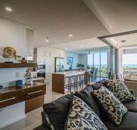 ZEN BY THE WATER - Esplanade Darwin Retreat - Accommodation in Surfers Paradise