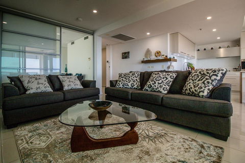 ZEN BY THE WATER - Esplanade Darwin Retreat - Accommodation in Surfers Paradise 41