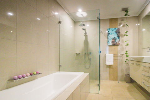 ZEN BY THE WATER - Esplanade Darwin Retreat - Accommodation in Surfers Paradise 19