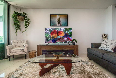 ZEN BY THE WATER - Esplanade Darwin Retreat - Accommodation in Surfers Paradise 2