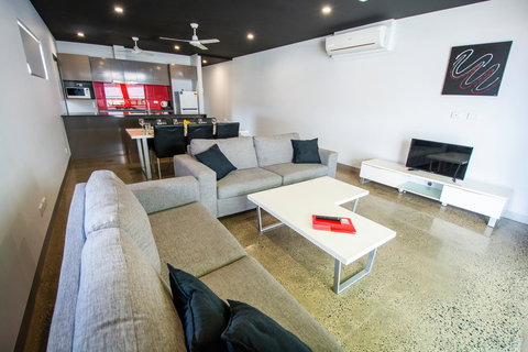 Magnum Serviced Apartments - Accommodation in Surfers Paradise 4