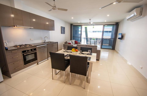 Magnum Serviced Apartments - Accommodation in Surfers Paradise 12