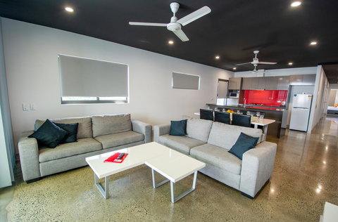 Magnum Serviced Apartments - Accommodation in Surfers Paradise 5