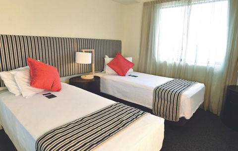 Metro Advance Apartments & Hotel - Accommodation in Surfers Paradise 6