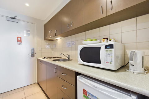 Metro Advance Apartments & Hotel - Accommodation in Surfers Paradise 14