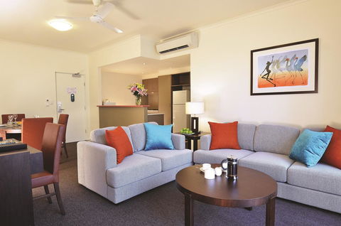 Metro Advance Apartments & Hotel - Accommodation in Surfers Paradise 2