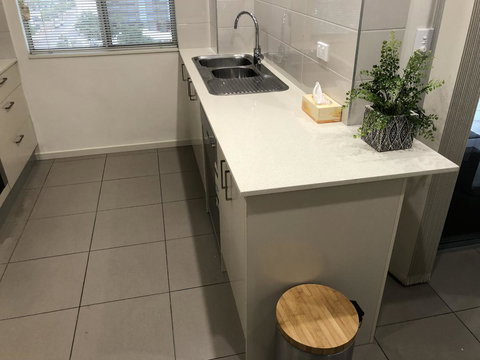 Darwin-Ocean Views, Tropical Getaway, Pool & Aircon - Accommodation in Surfers Paradise 11