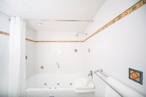 Corrigans Cove - Accommodation in Surfers Paradise 9