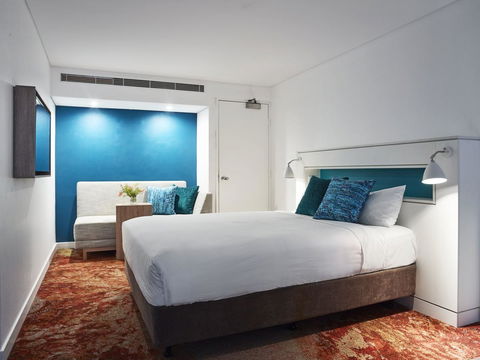 The Lost Camel Hotel - Accommodation in Surfers Paradise 2