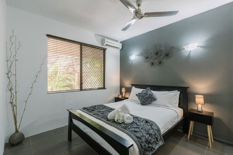 CitySide Apartment - 2 Bedroom With Private Courtyard - Accommodation in Surfers Paradise 17