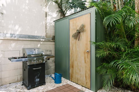 CitySide Apartment - 2 Bedroom With Private Courtyard - Accommodation in Surfers Paradise 12