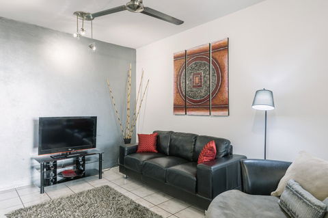 CitySide Apartment - 2 Bedroom With Private Courtyard - Accommodation in Surfers Paradise 1