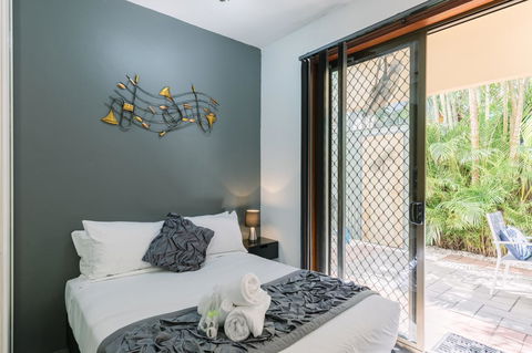 CitySide Apartment - 2 Bedroom With Private Courtyard - Accommodation in Surfers Paradise 14