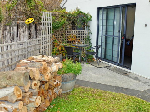 Rock Wallaby - Accommodation in Surfers Paradise 2