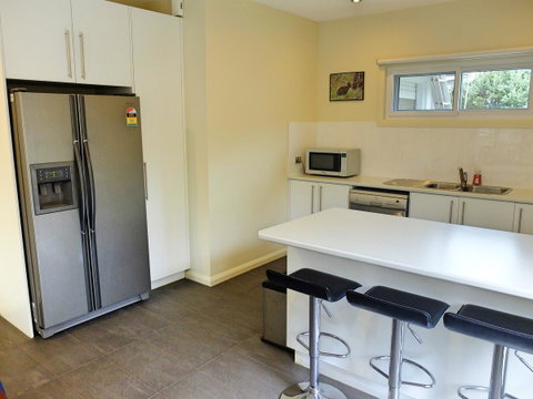 Rock Wallaby - Accommodation in Surfers Paradise 1
