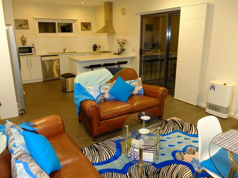 Rock Wallaby - Accommodation in Surfers Paradise 3