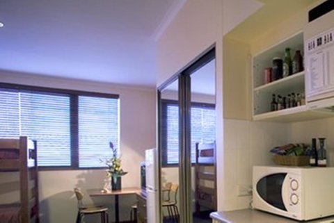 Madison Capital Executive Apartments - Accommodation in Surfers Paradise 3