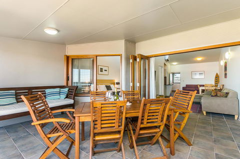Lennox Holiday Apartments - Accommodation in Surfers Paradise 33