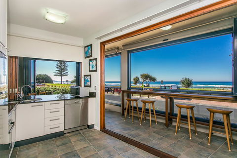 Lennox Holiday Apartments - Accommodation in Surfers Paradise 13