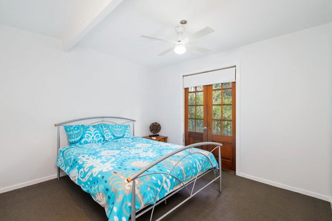 BONNY BEACH HOUSE - Holiday Accomodation With Pool - Accommodation in Surfers Paradise 1