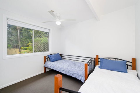 BONNY BEACH HOUSE - Holiday Accomodation With Pool - Accommodation in Surfers Paradise 3
