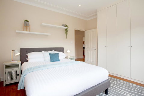 Boutique Hideaway With Direct Lagoon Access - Accommodation in Surfers Paradise 3